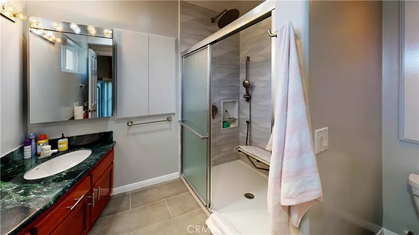4936 Llano, Woodland Hills, California 91364