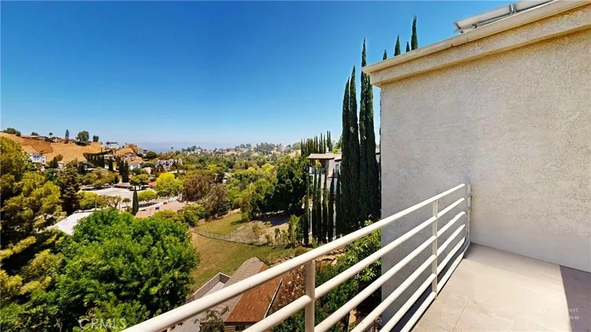 4936 Llano, Woodland Hills, California 91364