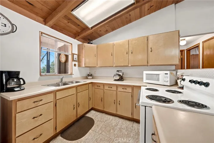 12390 Ridge, Middletown, California 95461