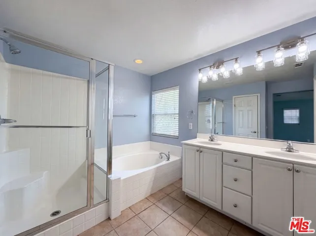 29206 Rio Lobo Way, Valencia, California 91354