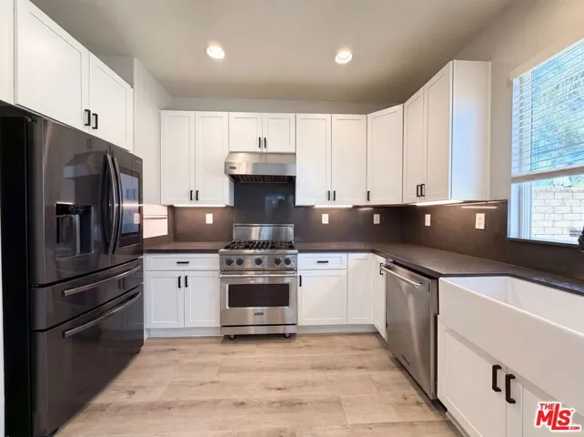 29206 Rio Lobo Way, Valencia, California 91354