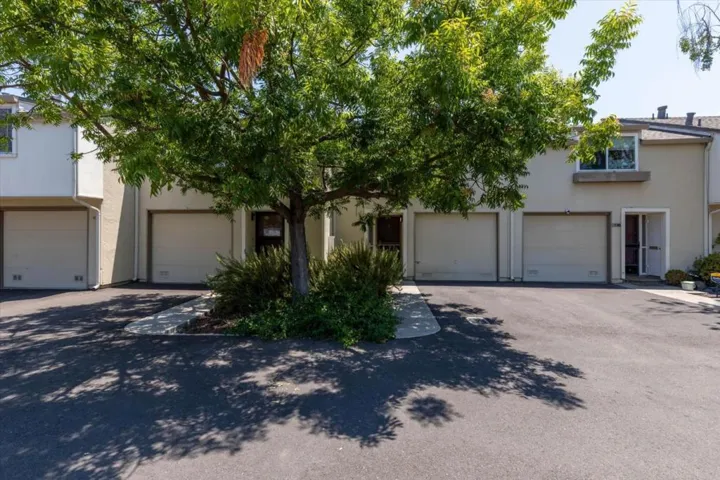 631 Midrock, Mountain View, California 94043