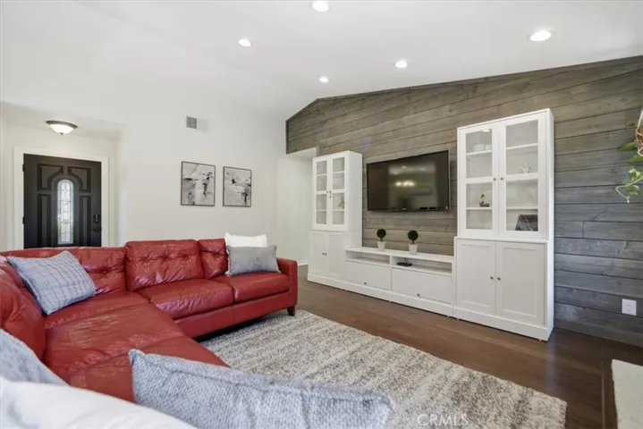 23639 Via Primero, Valencia, California 91355