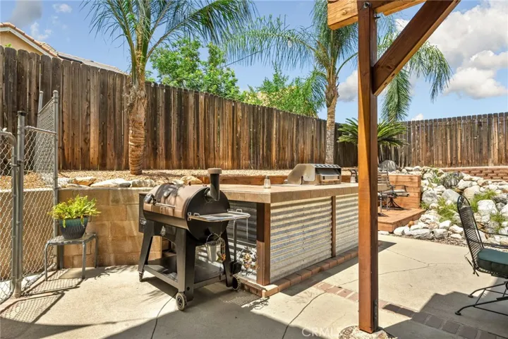 Outdoor kitchen