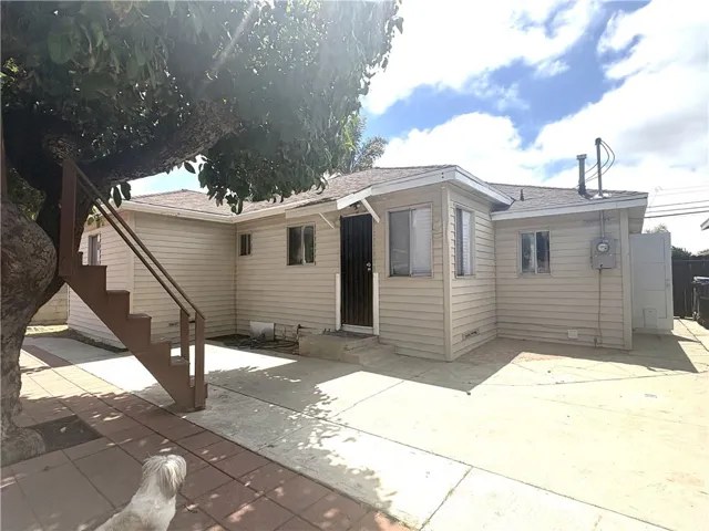 Exit to back yard