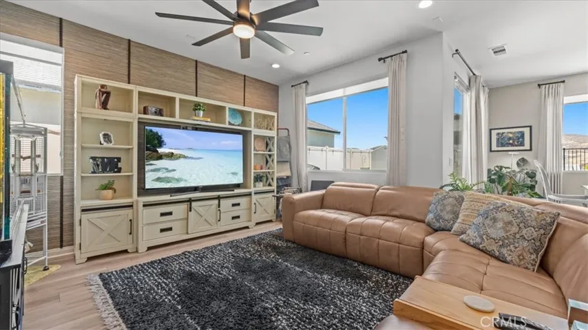 4230 Empressa Circle, Lake Elsinore, California 92530