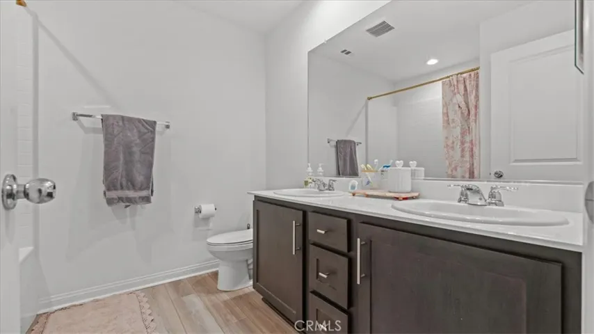 4230 Empressa Circle, Lake Elsinore, California 92530