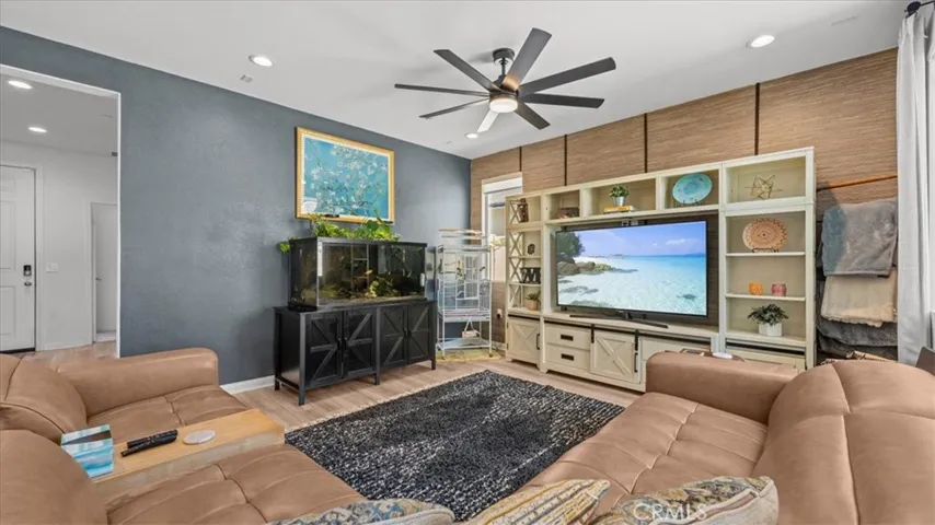 4230 Empressa Circle, Lake Elsinore, California 92530