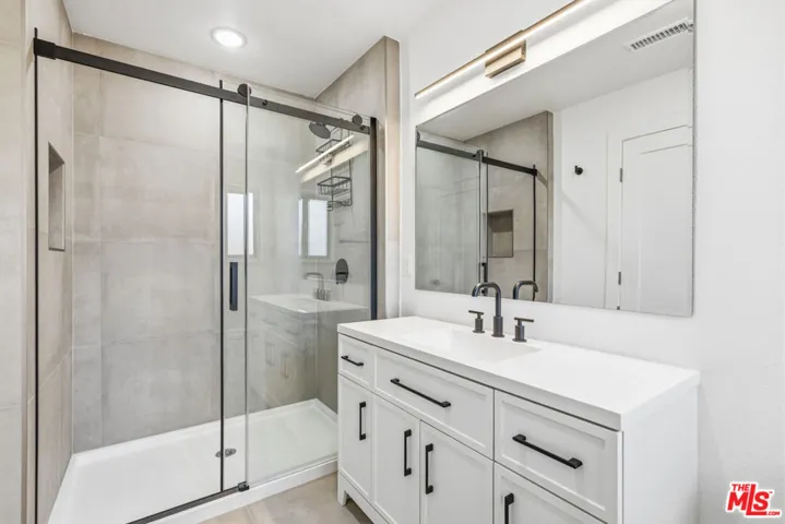 22320 Itasca Street, Chatsworth, California 91311
