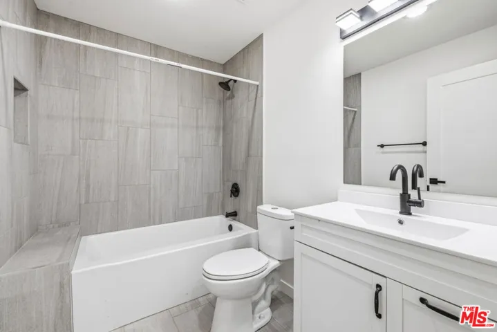 22320 Itasca Street, Chatsworth, California 91311