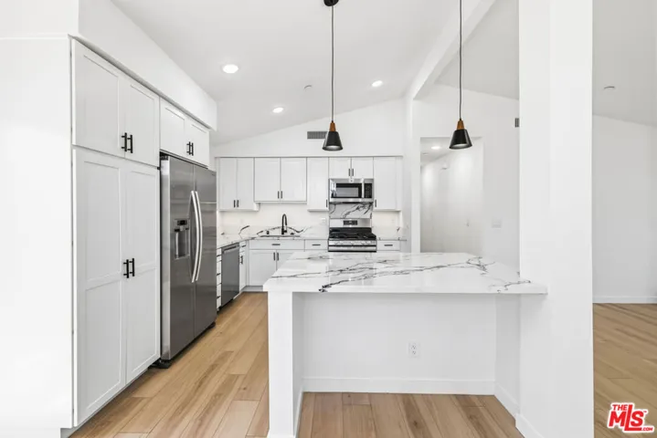 22320 Itasca Street, Chatsworth, California 91311
