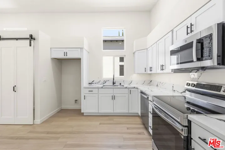 22320 Itasca Street, Chatsworth, California 91311