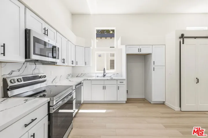 22320 Itasca Street, Chatsworth, California 91311