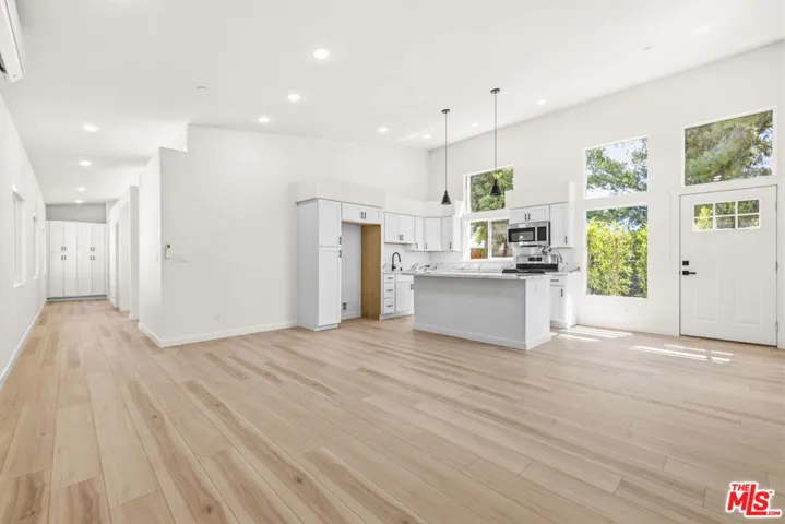 22320 Itasca Street, Chatsworth, California 91311