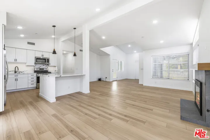 22320 Itasca Street, Chatsworth, California 91311