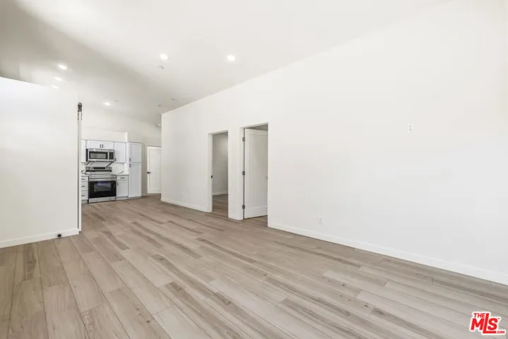 22320 Itasca Street, Chatsworth, California 91311