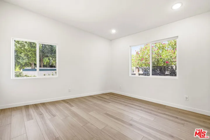 22320 Itasca Street, Chatsworth, California 91311