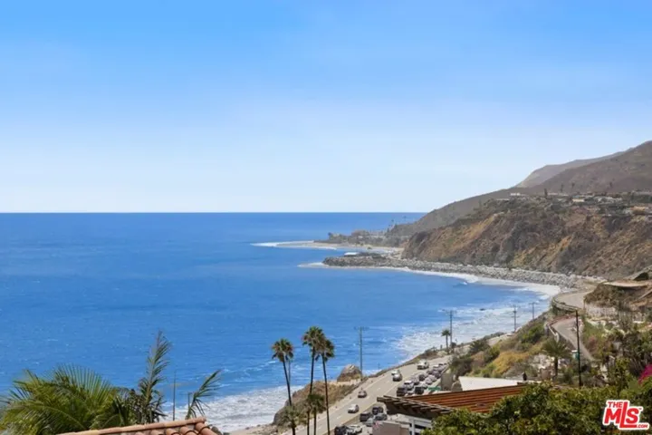 17713 Posetano Road, Pacific Palisades, California 90272