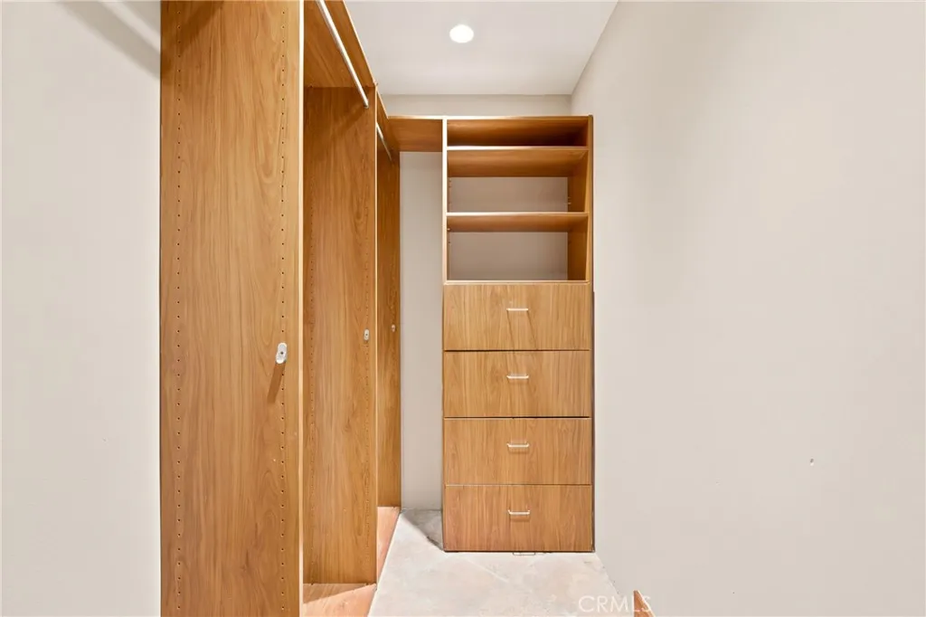 Walk-in closet