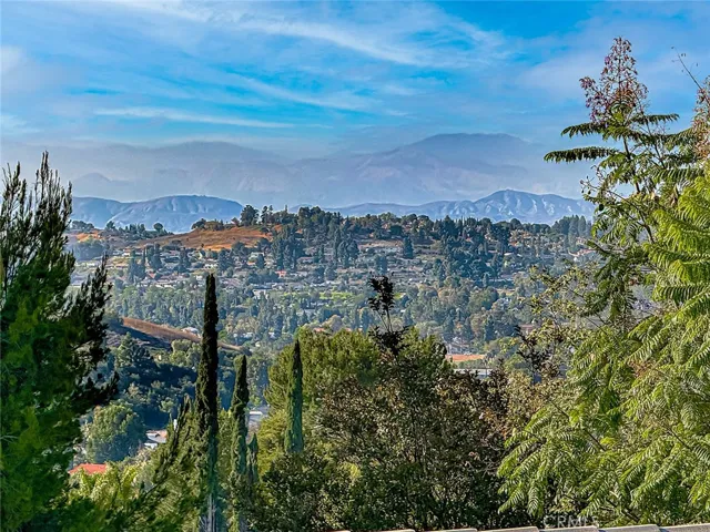 751 Parmenter Court, Thousand Oaks, California 91362