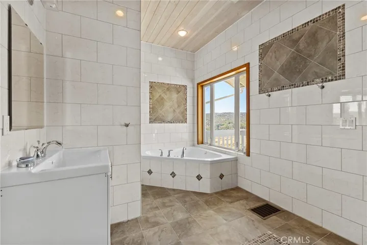 39195 Leathers, Aguanga, California 92536