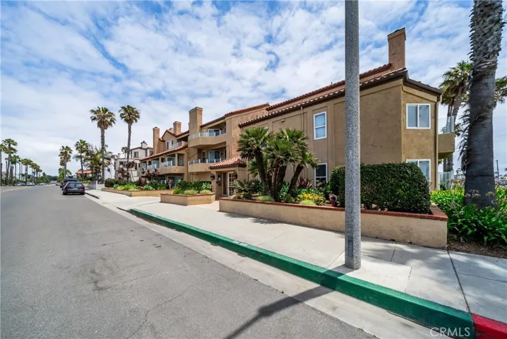 2000 Pacific Coast Hwy 108, Huntington Beach, California 92648