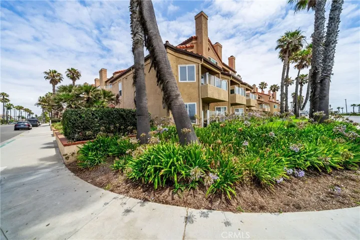 2000 Pacific Coast Hwy 108, Huntington Beach, California 92648
