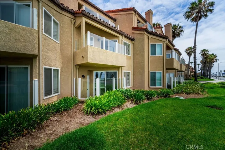 2000 Pacific Coast Hwy 108, Huntington Beach, California 92648