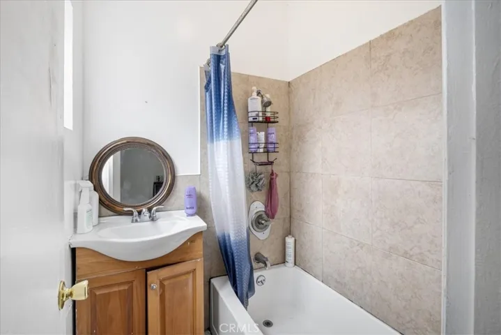 608 E Central Avenue, Santa Ana, California 92707