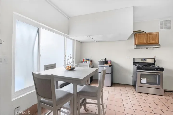 608 E Central Avenue, Santa Ana, California 92707