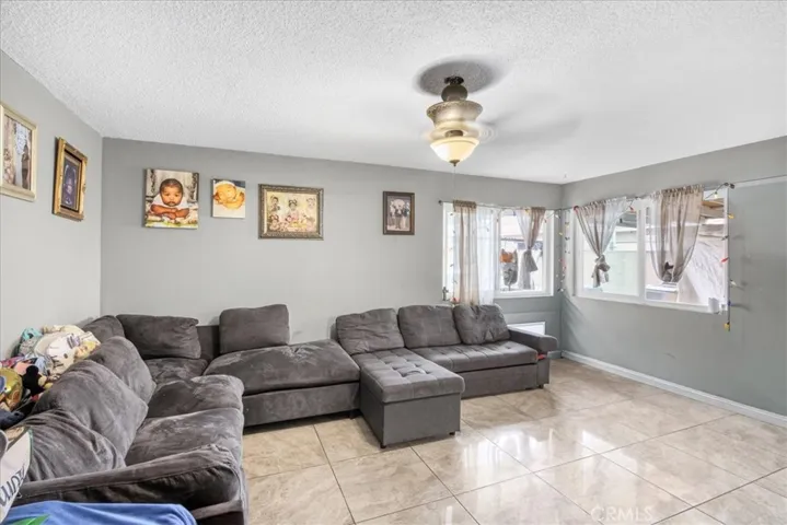 608 E Central Avenue, Santa Ana, California 92707