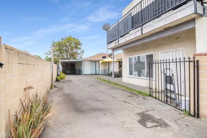 608 E Central Avenue, Santa Ana, California 92707