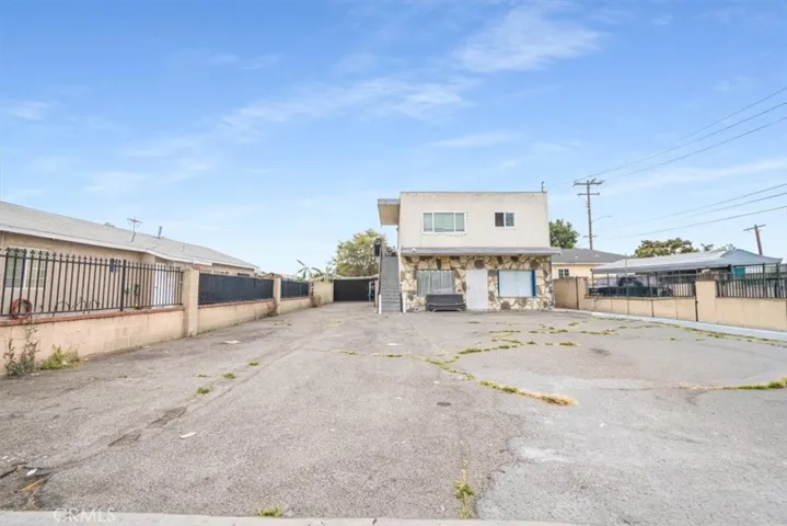 608 E Central Avenue, Santa Ana, California 92707