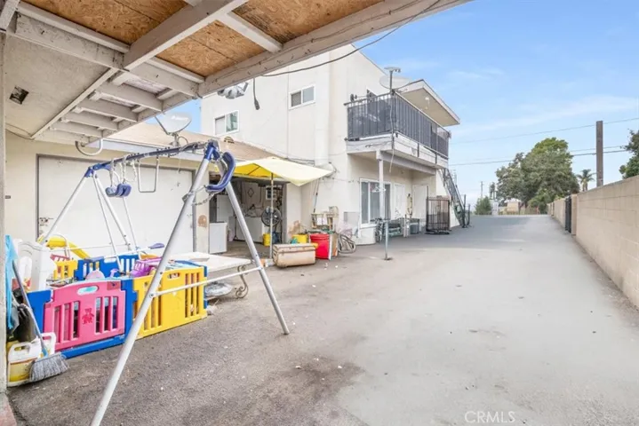 608 E Central Avenue, Santa Ana, California 92707