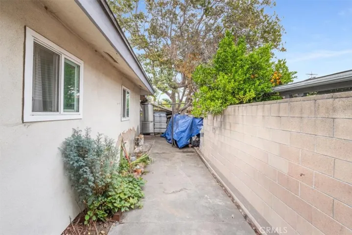 608 E Central Avenue, Santa Ana, California 92707