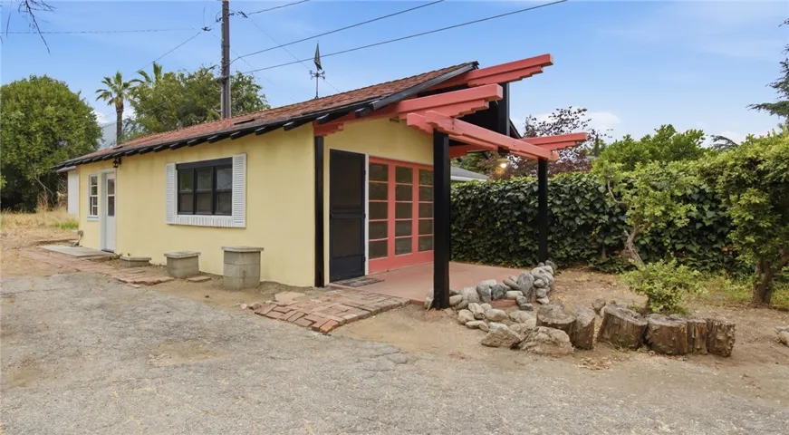 607 Hacienda 1/2, Monrovia, California 91016