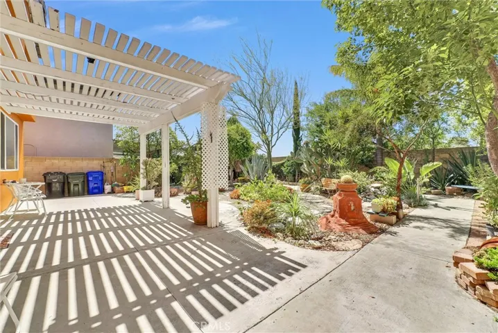 14679 Decoy Lane, Fontana, California 92336