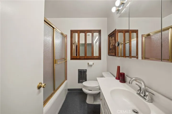 2nd Bathroom