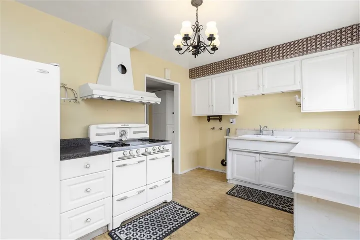 11927 Los Coyotes, La Mirada, California 90638