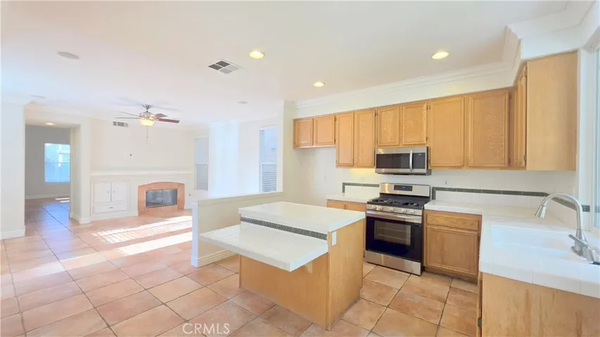 324 Lydia Lane, Corona, California 92882