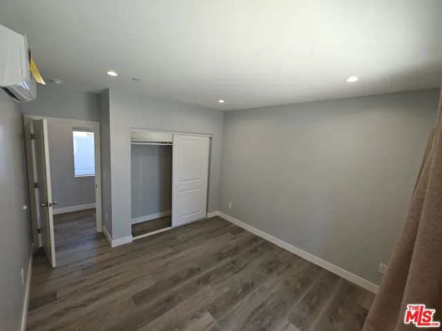 8617 Hatillo, Winnetka, California 91306
