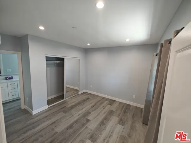 8617 Hatillo, Winnetka, California 91306