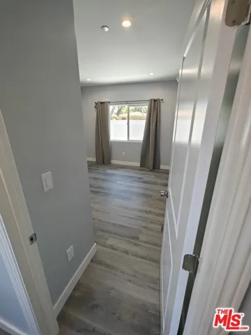 8617 Hatillo, Winnetka, California 91306
