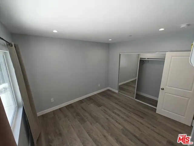 8617 Hatillo, Winnetka, California 91306