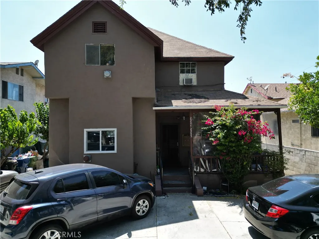 2245 N Griffin