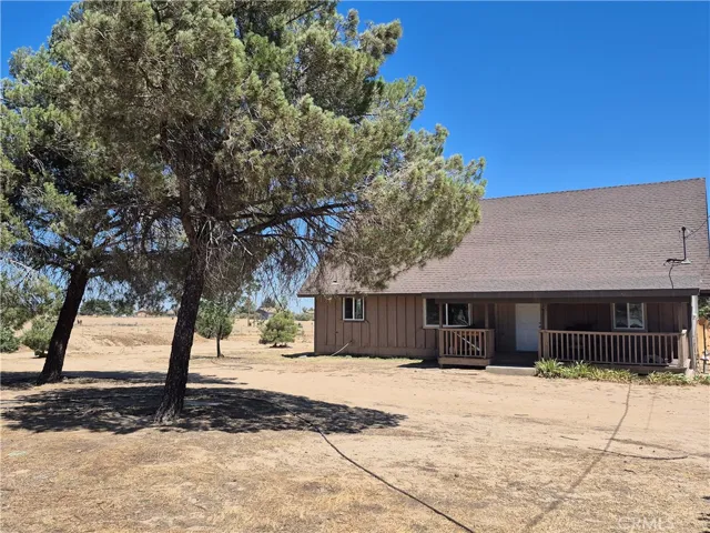 6906 Phelan, Phelan, California 92371