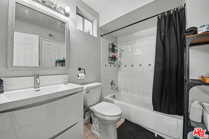 2596 Avenida Del G104, Corona, California 92882