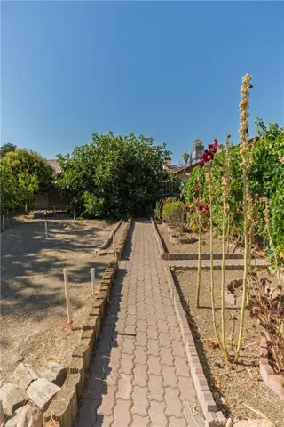 2115 S 11th Street, Los Banos, California 93635