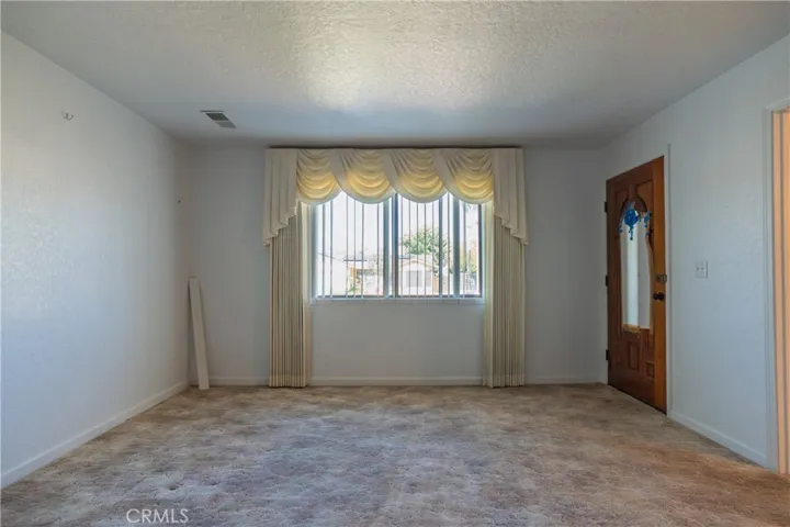 2115 S 11th Street, Los Banos, California 93635