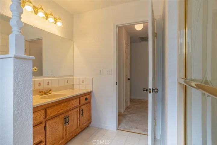 2115 S 11th Street, Los Banos, California 93635
